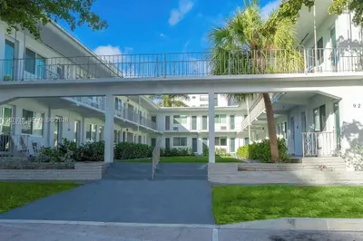 9270 E Bay Harbor Dr #10B 1