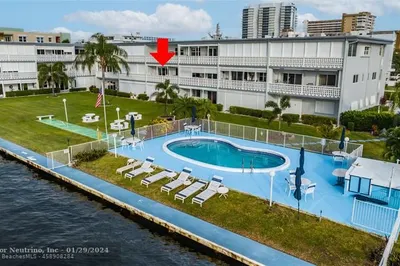 1001 N Riverside Dr #204 1