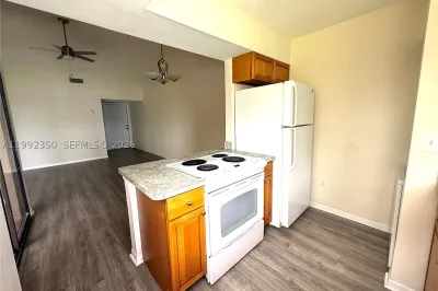 800 Independence Dr #800I 1