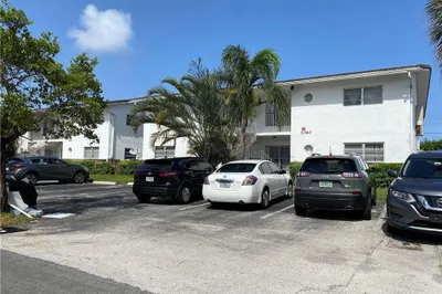 1060 NE 23rd Terrace #2 1
