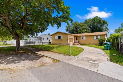 3031 NW 69th Terrace 1