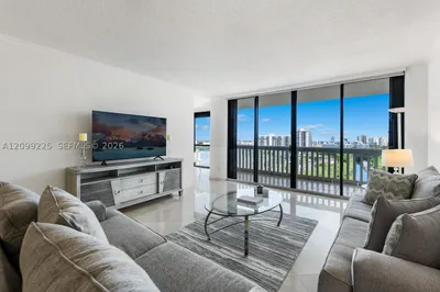 2000 Island Blvd #1710 1