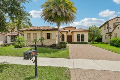 7990 NW 112th Ter 1