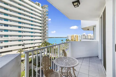 7933 West Dr #819 1