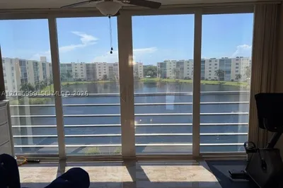 101 SE 3rd Ave #506 1