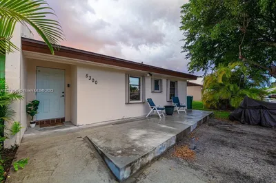 5300 SW 141st Pl 1