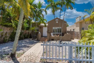 626 NE 4th Ct 1