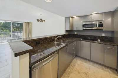 1800 N ANDREWS Avenue N #2A 1