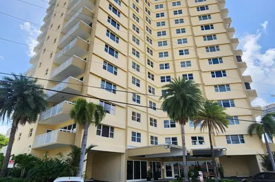 1200 HIBISCUS Avenue #1006 1