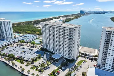 300 Bayview Dr #315 1