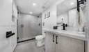 727 Collins Ave Photo