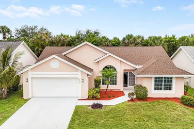 234 Moccasin Trail W 1