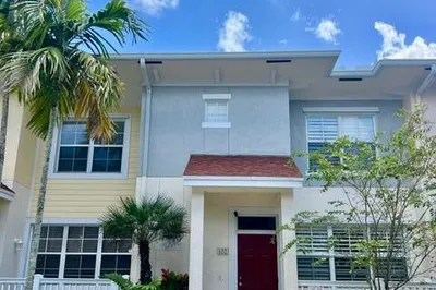 776 DAKOTA Drive #102 1