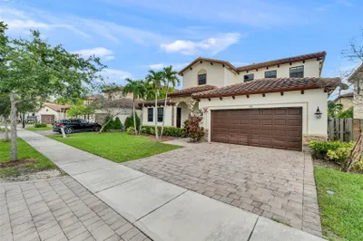 241 SE 35th Ave 1