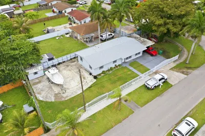 300 SW 8th Ave 1