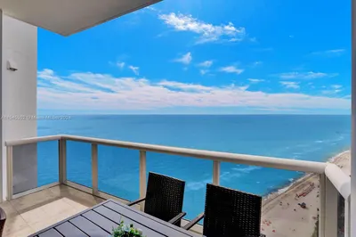 18101 Collins Ave #5104 1