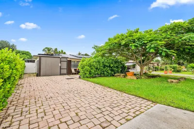 884 Mango Drive 1