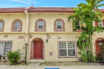 3056 Riverside Drive #c6 1