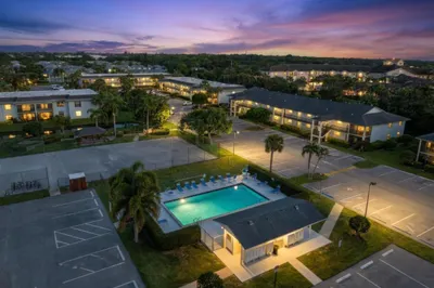 1201 SE Parkview Place #G4 1