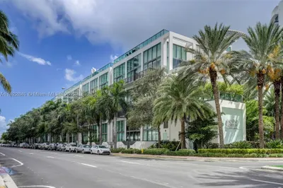 6000 Collins Ave #309 1