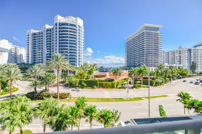 5900 Collins Ave #506 1