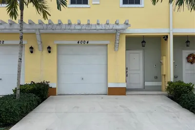 4004 NW 11th Drive #4004 1