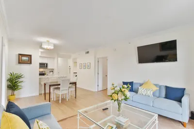 720 S Sapodilla Avenue #201 1
