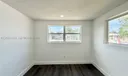 685 SE Park Dr Photo
