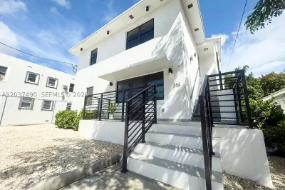 243 NW 32nd St 1