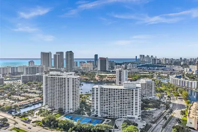 2500 Parkview Dr #1514 1
