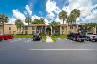 610 Sea Pine Way #H2 1