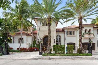 813 Riviera Dr 1
