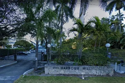 2539 S Bayshore Dr #228E 1