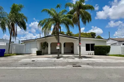 114 SW 57th Court 1