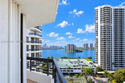 3500 Mystic Pointe Dr #1503 1