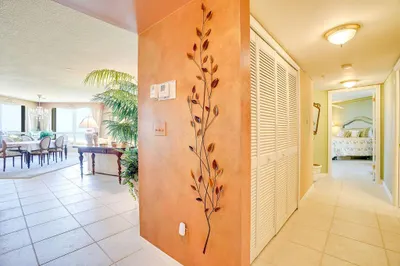 2400 S Ocean Drive #4102 1