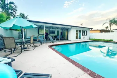 11371 NW 32nd Mnr 1