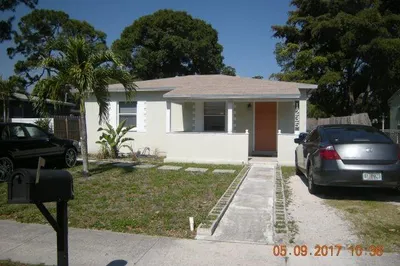 1235 NW 2nd Ave 1