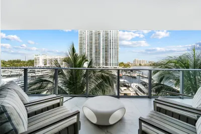 17111 Biscayne Blvd #307 1