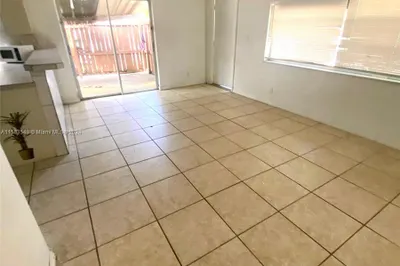 3109 NW 4th Ave 1