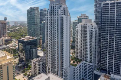 1050 Brickell Ave #2416