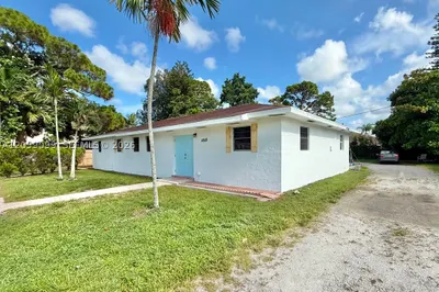4308 Forest Ln 1