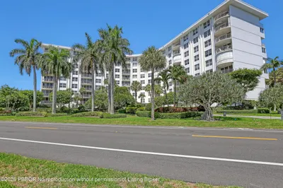 2295 S Ocean Boulevard #415 1