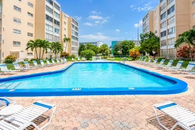 301 NE 14th Ave #507 1