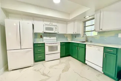 5630 Hollywood Boulevard 1