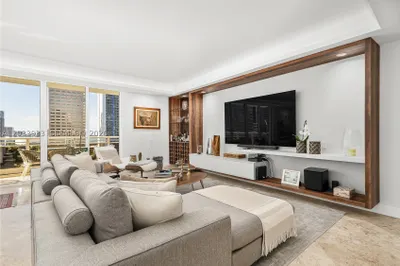 901 BRICKELL KEY BL #2206 1