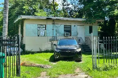 7803 NW Miami Place 1