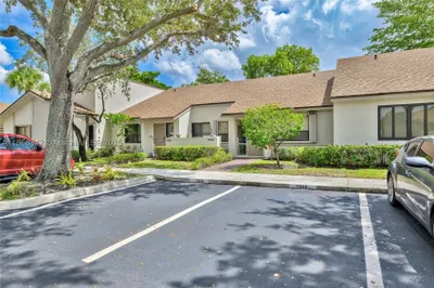 7940 NW 10th St 1