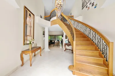 1935 Las Colinas Way 1