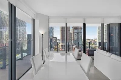 68 SE 6th St #1702 1